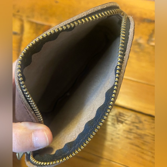 Portland Leather Goods Classic Brown
Luna Zippered Pouch - Picture 3 of 13